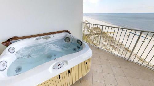 Turquoise Place D1102