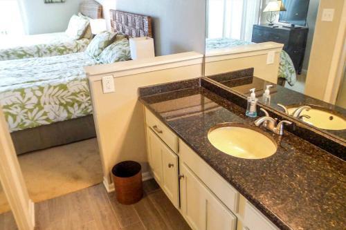Back Bay 402