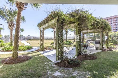 Grand Pointe 605 Home