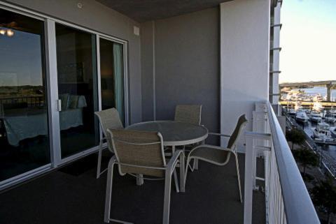 Wharf 504 Apartment