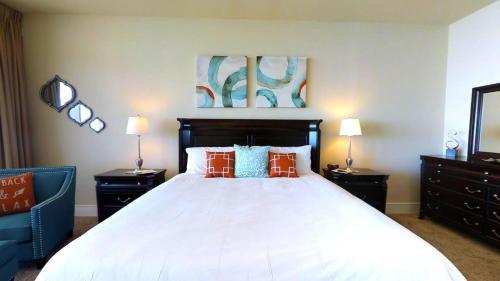 Turquoise Place D2107
