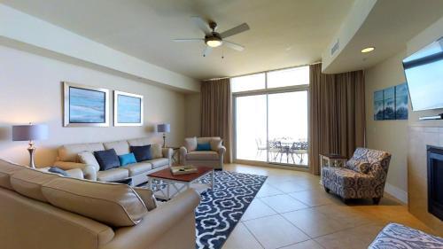 Turquoise Place D2107