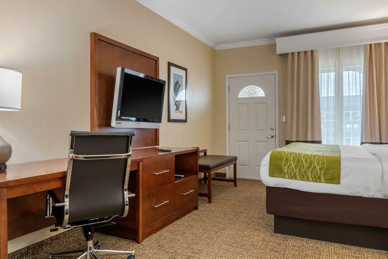 Hotel Comfort Suites Central