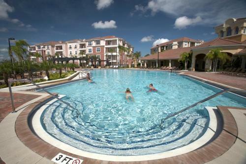 Shoreway Loop | 2001-three Bedroom Apartment
