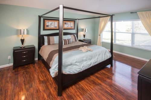 Magical Windsor Hills Villa - Six Bedroom Home