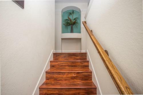 Magical Windsor Hills Villa - Six Bedroom Home