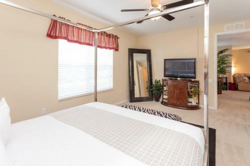 Shoreway Loop L 2003-three Bedroom Apartment