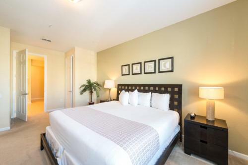 Shoreway Loop L 2004-two Bedroom Apartment