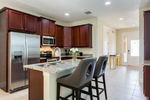 Luxury Villas In Encore Waterpark