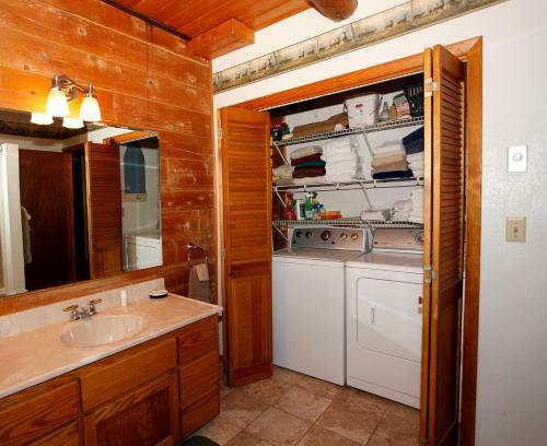 Kendall 444 Cabin
