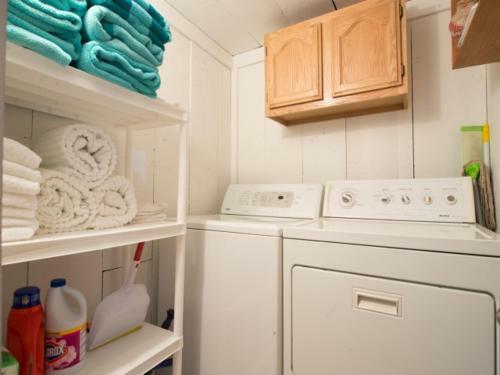 3860o - 610855 Hollywood Beach Shack