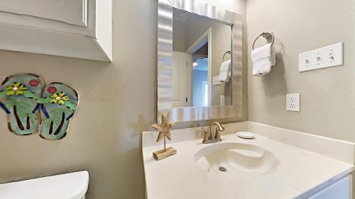 15241 Beach Way Dr Townhouse