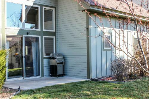 Whispering Pines #1020