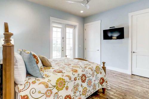 Canary Bay Unit B