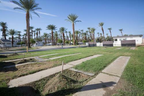 Palm Springs Camping Resort Cabin 5