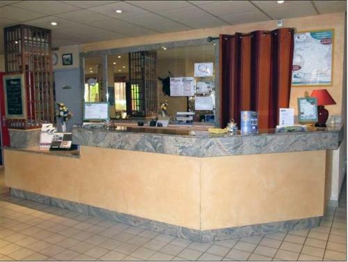 Crau Hotel