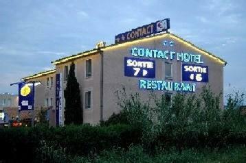 Crau Hotel