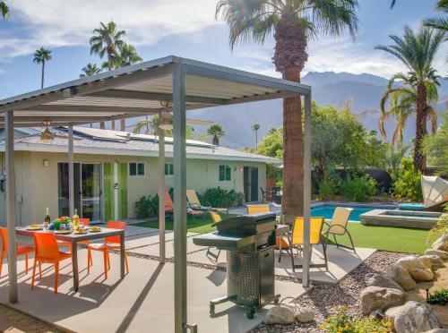 Modern Ranch Heaven - 2 Bedroom