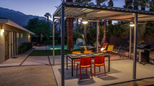 Modern Ranch Heaven - 2 Bedroom