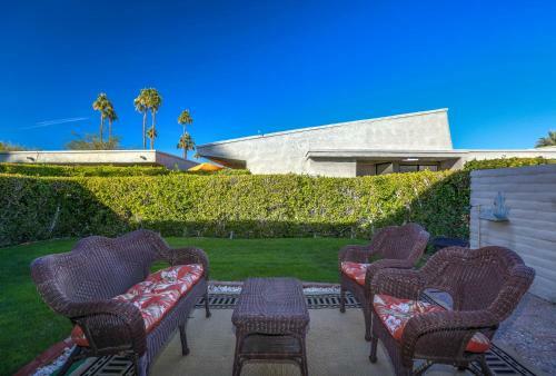 Palm Springs Hideaway