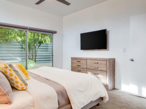 Under The Palms - 3 Bedroom