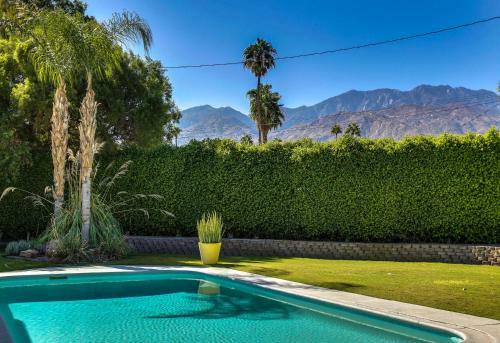 Pool House-mt View-pool-3br/2b