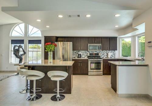 Sun Palace-mt Vw-pool-4br/2ba