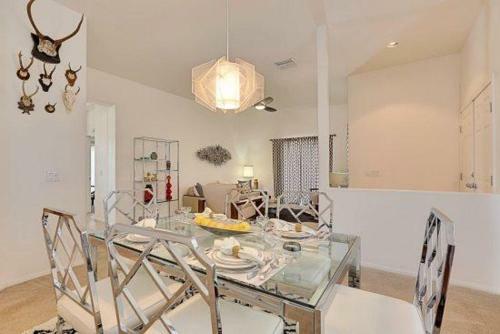 Casa Santa Fe-pool-4br/2.5ba