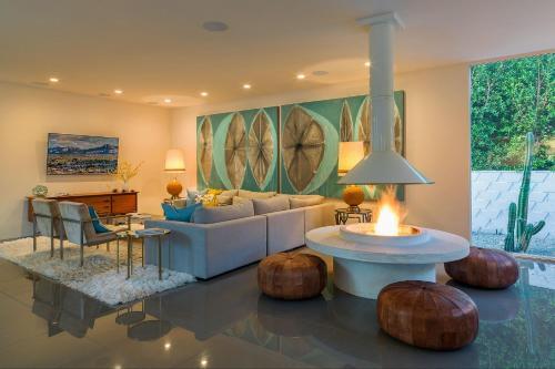 Villa California Palms 4br/4.5ba