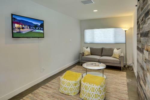 Palm Springs Life-pool-3br/2.5ba