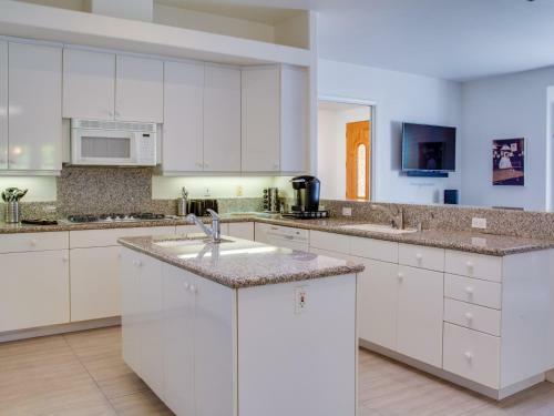 Lions Gate Estate - 4 Bedroom