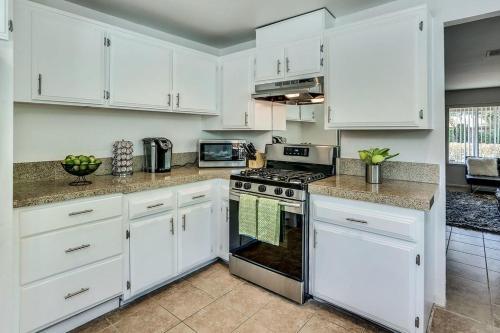 Pineapple Express-ac-ht-4br/2ba