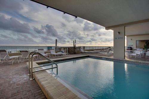 Gulf Gate 402