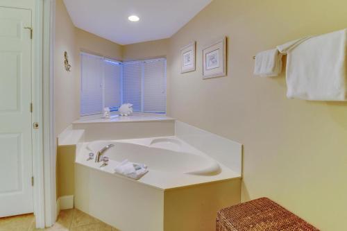 Boardwalk Penthouse 2211