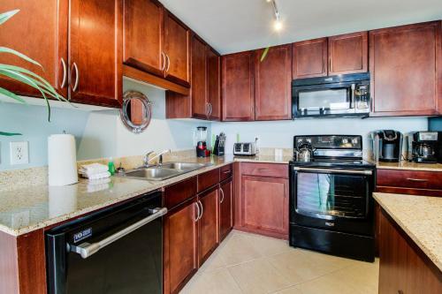 1404 Laketown Wharf