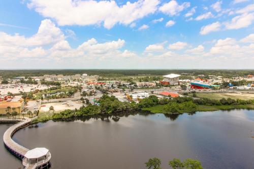1404 Laketown Wharf