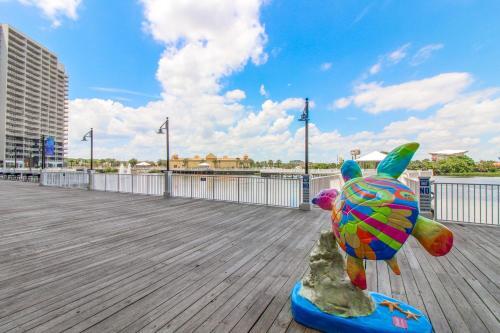 1404 Laketown Wharf
