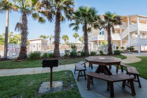 Sand Castles West T-18 Townhouse