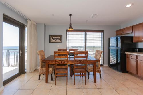 Apartamento 15100 Front Beach Rd Condo Units 1103/1105
