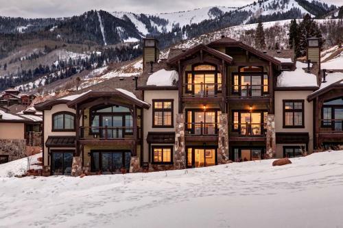 Abode At Fairway Springs