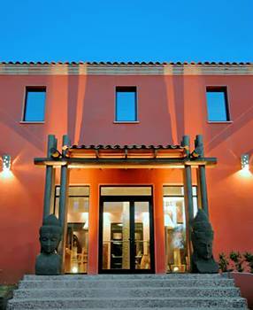 Disini Luxury Hotel