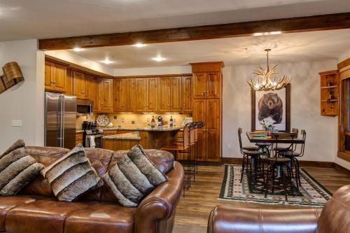Abode At Glenfiddich 201