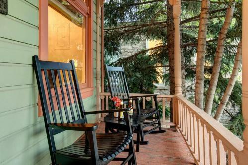 Abode At Heirloom House