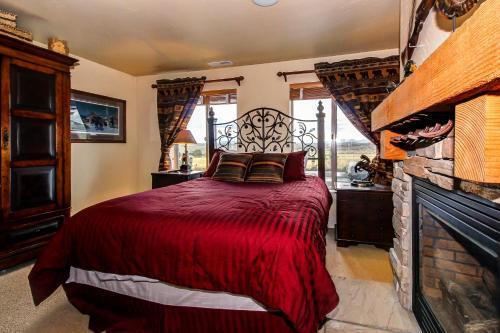 Spacious Bobsled House