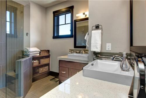 3815 Blackstone Drive Townhome Townhouse