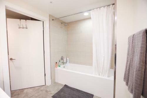 Apartamento Pasadena Walk To Convention Center