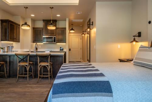 Paso Park Suite 201
