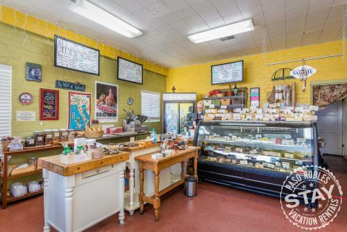 Cheese Cellar's Loft 822