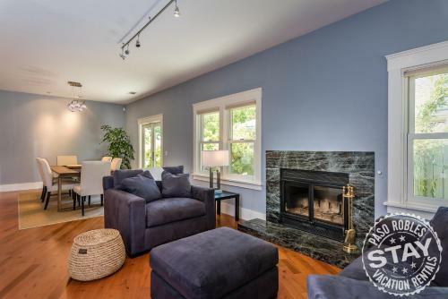 Bungalow On Vine 1536