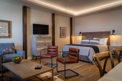 Paso Park Suite 202